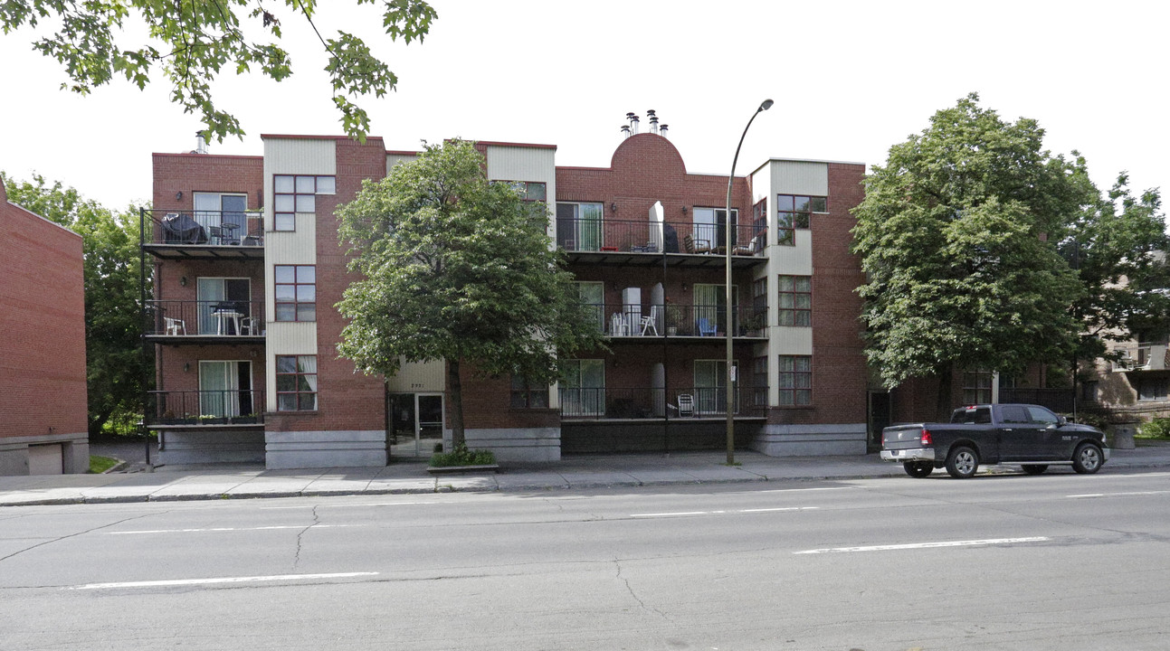 2321 Saint-Jacques in Montréal, QC - Building Photo