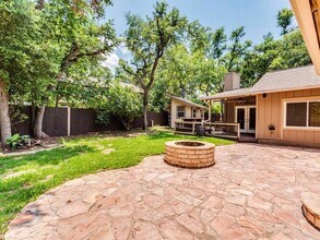 808 Timber Trail in Cedar Park, TX - Foto de edificio - Building Photo