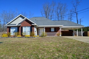 4 White Pine Way in Phenix City, AL - Building Photo