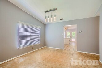 6934 Sunshine Tree Dr in San Antonio, TX - Building Photo - Building Photo