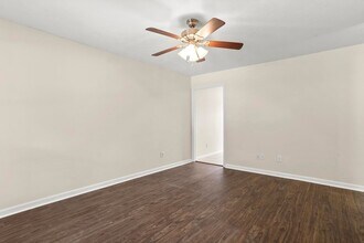 142 Lain Mark Dr in Hubert, NC - Building Photo - Building Photo