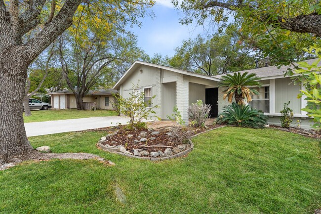 7107 Spring Flower St in San Antonio, TX - Building Photo - Building Photo