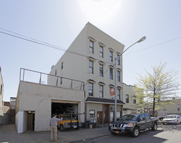 380 McGuinness Blvd in Brooklyn, NY - Building Photo
