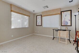 7765 Floral Fabric Ct in Las Vegas, NV - Building Photo - Building Photo