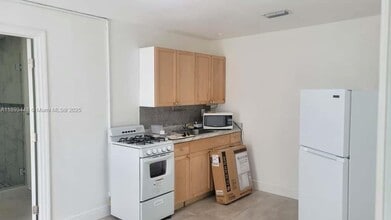 13701 SW 180th Terrace in Miami, FL - Building Photo - Building Photo