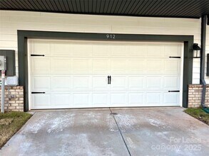 912 Mary Max Dr in Davidson, NC - Building Photo - Building Photo