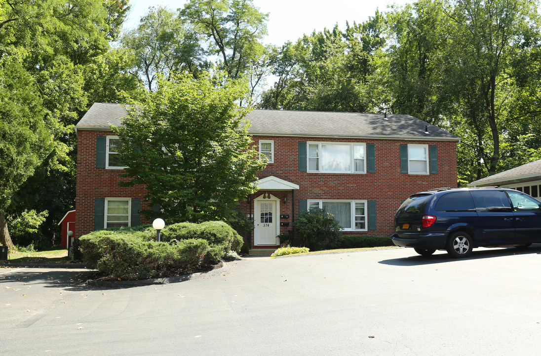 The Cedars in Delmar, NY - Foto de edificio