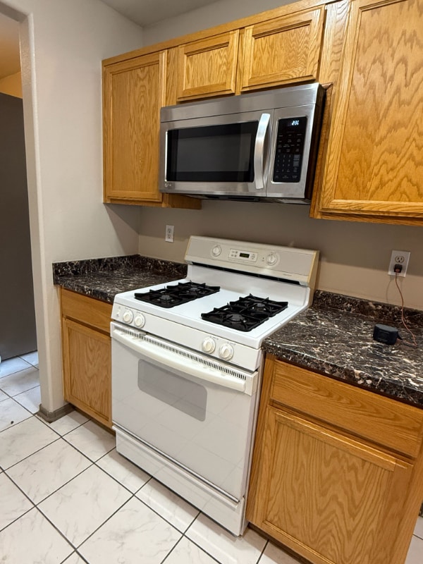 812 Angel Star Ln in Las Vegas, NV - Building Photo - Building Photo