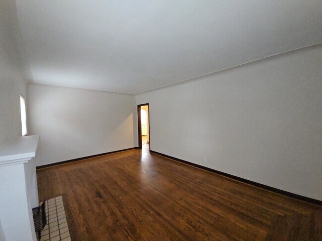 4379 Ridgeview Ave-Unit -1 in Cincinnati, OH - Building Photo - Building Photo