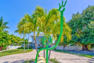 90B Sombrero Beach Rd in Marathon, FL - Building Photo - Building Photo