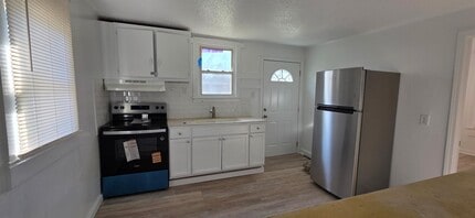 305 N Kendall St in Norwood, NC - Building Photo - Building Photo