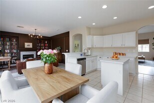 8204 Burgesshill Ave in Las Vegas, NV - Building Photo