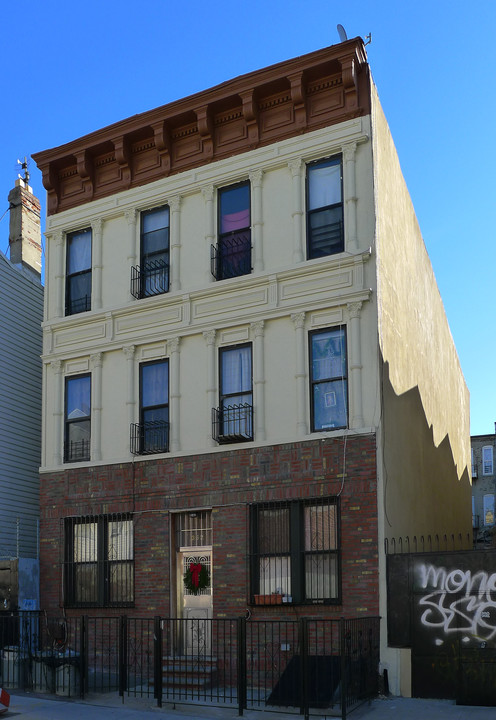 352 Palmetto St in Brooklyn, NY - Building Photo