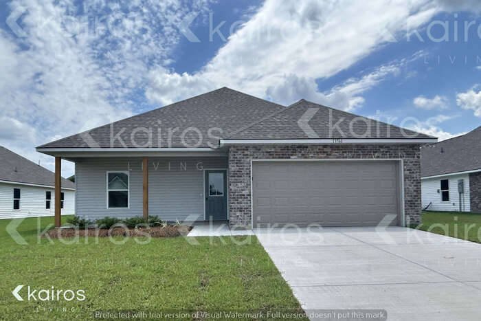13766 Willowmore Dr in Denham Springs, LA - Building Photo