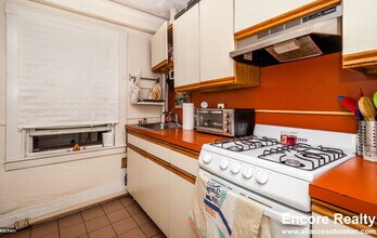 93 West Cedar St, Unit 94-2 in Boston, MA - Building Photo - Building Photo
