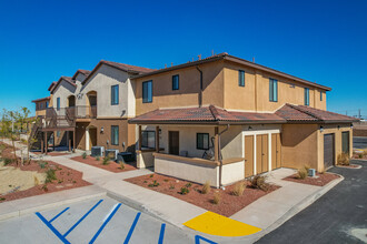 The Courtyard in El Centro, CA - Foto de edificio - Building Photo