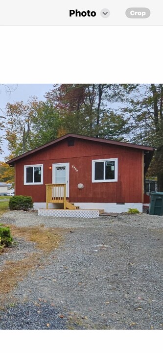 600 Country Place Dr in Tobyhanna, PA - Building Photo