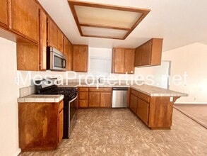 16783 Hidden Creek Dr in Victorville, CA - Building Photo - Building Photo