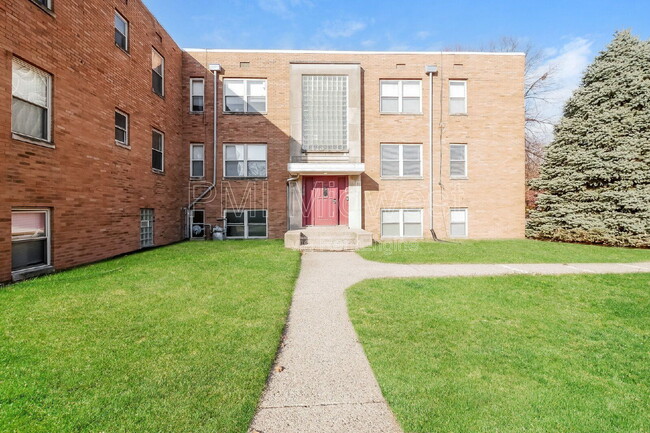 property at 146 E 19th St