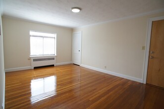 425 Newport Ave in Quincy, MA - Building Photo - Building Photo