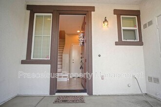 2155 Caminito Leonzio in Chula Vista, CA - Building Photo - Building Photo