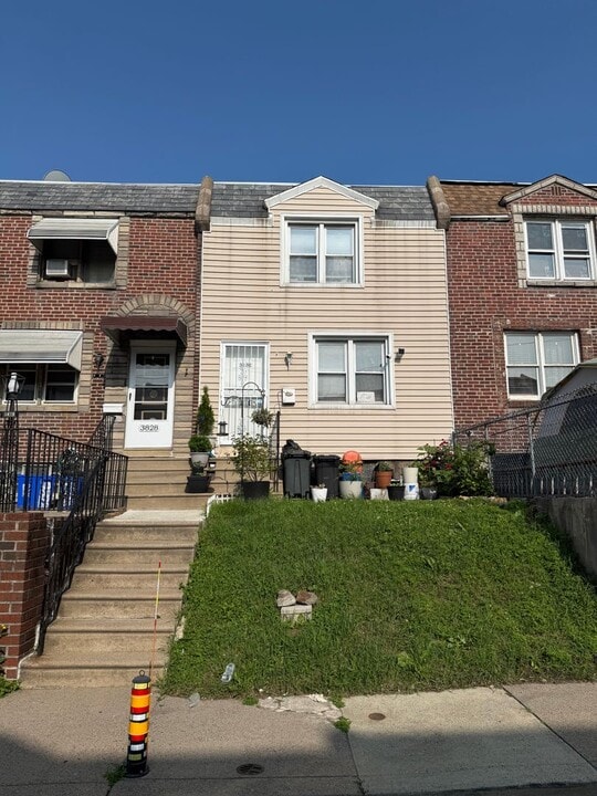3830 Palmetto St in Philadelphia, PA - Building Photo