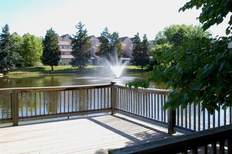 Lakeside Village in Kansas City, MO - Building Photo - Building Photo