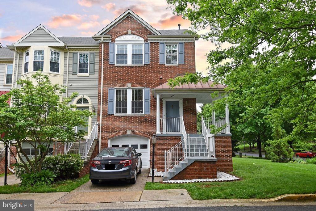 15 Beacon Hill Way in Gaithersburg, MD - Building Photo