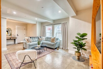 4065 N Mississippi Ave in Portland, OR - Foto de edificio - Building Photo