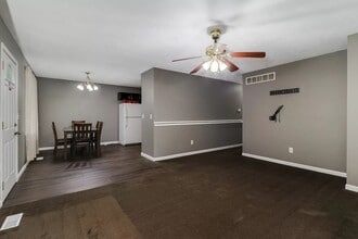 1622 Iowa St in Bloomington, IL - Building Photo - Building Photo