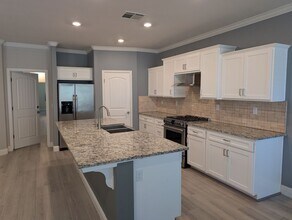 463 Crescent Ln in Madera, CA - Building Photo - Building Photo