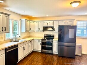 20 Rockmore Pl in Bridgeport, CT - Building Photo - Building Photo