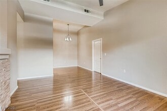 10640 Calico Mountain Ave, Unit 204 in Las Vegas, NV - Building Photo - Building Photo