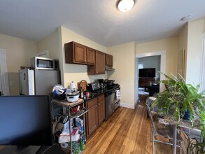 16 Blake St, Unit 3 in Cambridge, MA - Foto de edificio - Building Photo