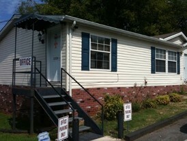 Lakemont Village in Louisville, TN - Building Photo