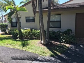 10609 SW 113th Pl in Miami, FL - Building Photo - Building Photo