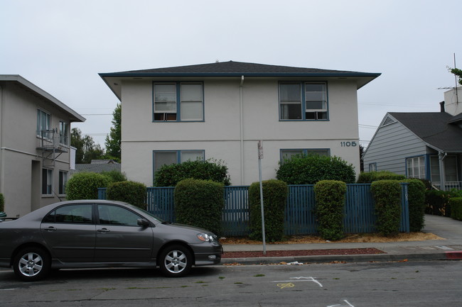 1105 Paloma Ave in Burlingame, CA - Foto de edificio - Building Photo