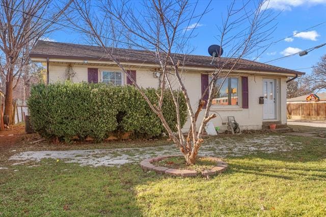 property at 104 E 6th St