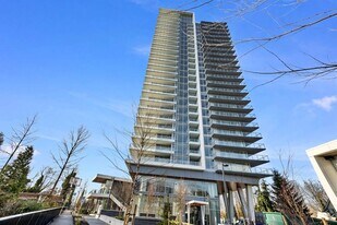 200 Klahanie Crt in West Vancouver, BC - Building Photo