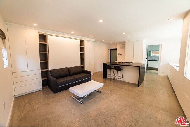 14 Brooks Ave in Los Angeles, CA - Building Photo - Building Photo