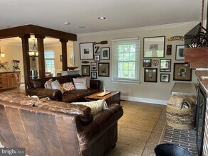 975 Wind Song Rd in West Chester, PA - Building Photo - Building Photo