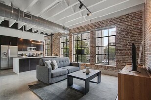 822 Howard Ave in New Orleans, LA - Building Photo