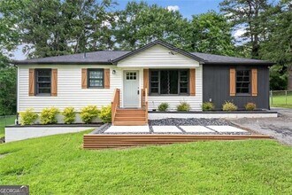 1326 Stella Cir SW in Mableton, GA - Building Photo - Building Photo