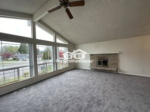 955 Anacortes Ct NE in Renton, WA - Building Photo - Building Photo