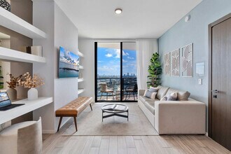 398 NE 5th St in Miami, FL - Building Photo - Building Photo