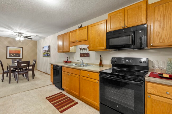 West Ridge Luxury Apartments in Burlington, WI - Building Photo - Building Photo