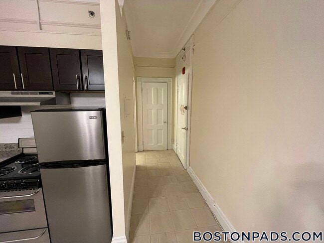 62 Boylston St, Unit 423 in Boston, MA - Foto de edificio - Building Photo
