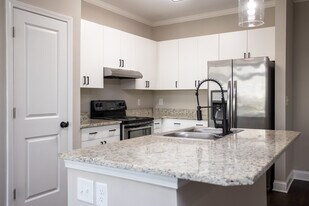 McDowell Creek Court in Cornelius, NC - Building Photo