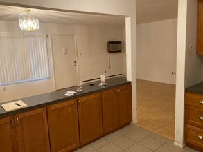 103 Amberly Dr, Unit 103E in Manalapan, NJ - Building Photo - Building Photo