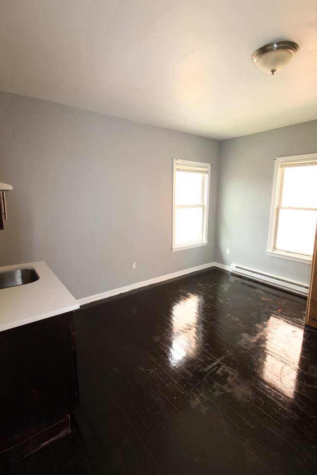93 Blue Hills Ave, Unit 7 in Hartford, CT - Building Photo - Building Photo
